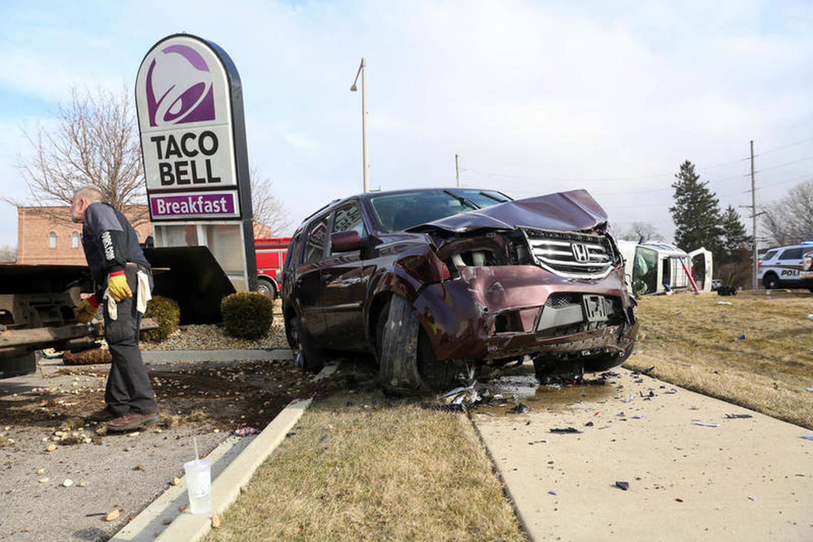Five injured in twovehicle crash in Marengo Shaw Local