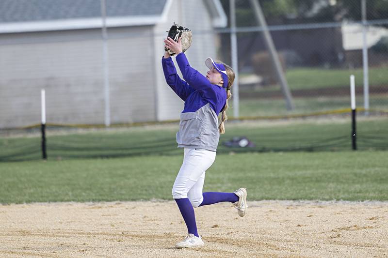 Dixon’s Bailey Tegeler makes a catch in shallow centerfield Wednesday, April 5, 2023 against Oregon.