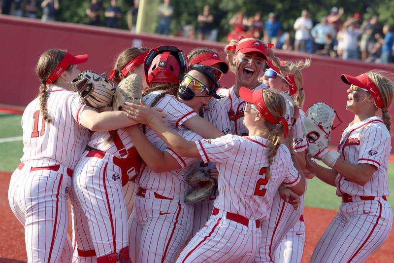 Barrington’s  Fillies celebrate a victory over Huntley  in IHSA Class 4A Sectional Title Game softball action at the Fields of Dreams on the campus of Barrington High School in Barrington on Friday, June 6, 2025.