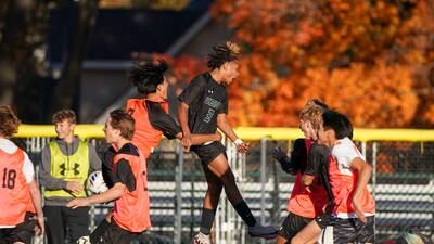 Catino Harris’ goal in final minute gives Glenbard West regional title win over St. Charles North