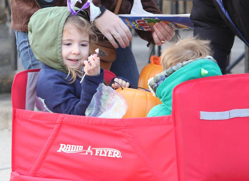 Photos Cakecutting and downtown trickortreat kickoff Sycamore