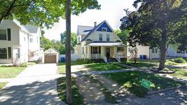 Single-family home built in 1900 sells for $190,000 in Dixon