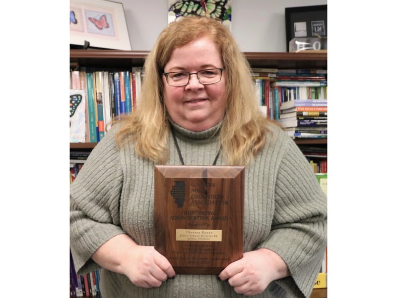 Joliet Public Schools District 86 Superintendent Theresa Rouse recently received the Illinois Music Education Association (ILMEA) Outstanding Administrator Award. The award was presented to Rouse during the 2022 Illinois Music Education Conference held recently in Peoria.