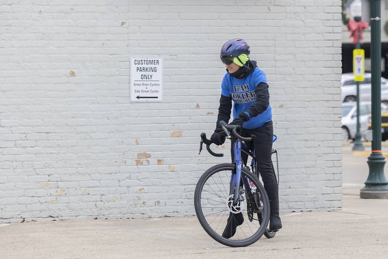 Kelly Jackson heads off for the ride Wednesday, Jan. 1, 2025. Jackson and Jason Howlett have recently purchased Green River Cyclery and will rename the business Tortoise Multisport.