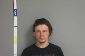 Marseilles man to remain in jail after police say he didn’t put down gun in Streator park