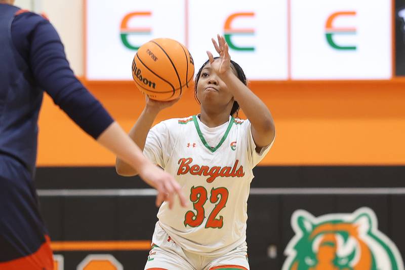 Plainfield East’s Zariah Gamble takes a shot against Oswego on Tuesday, Jan. 13, 2026 in Plainfield.