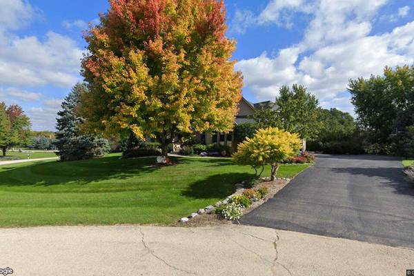 Sale closed in St. Charles: $925,000 for a four-bedroom house