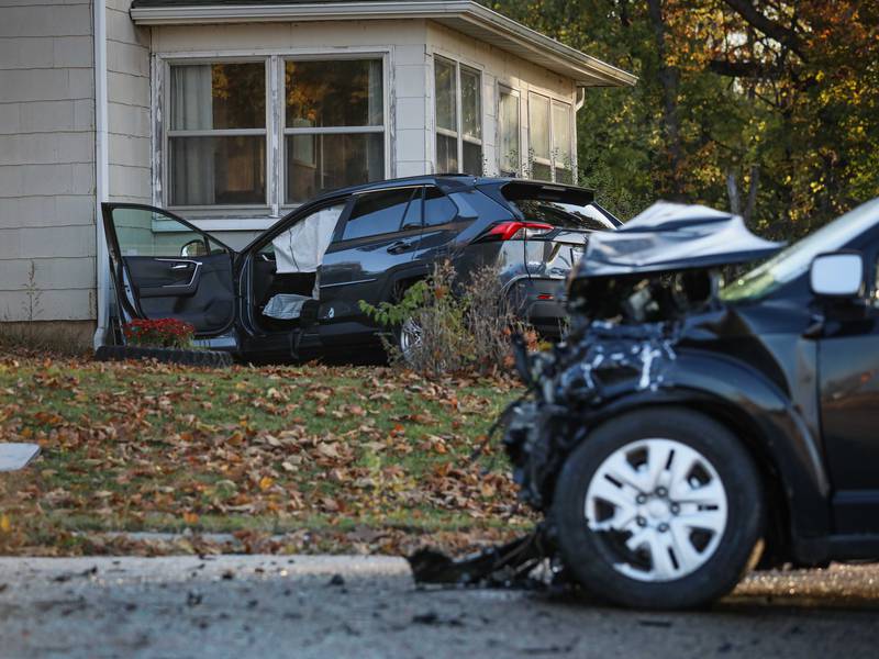 2 injured – 1 critically – in crash near Marengo that sent one car into side of house
