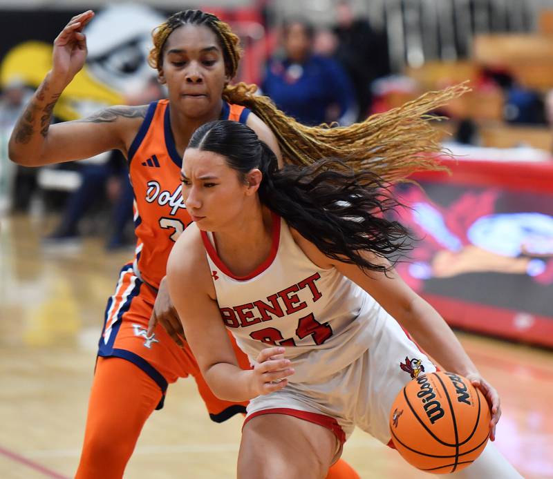 Benet’s Emma Briggs drives past Whitney Young’s Chellise Jones during a Coach Kipp Hoopsfest game on January 19, 2026 at Benet Academy in Lisle.