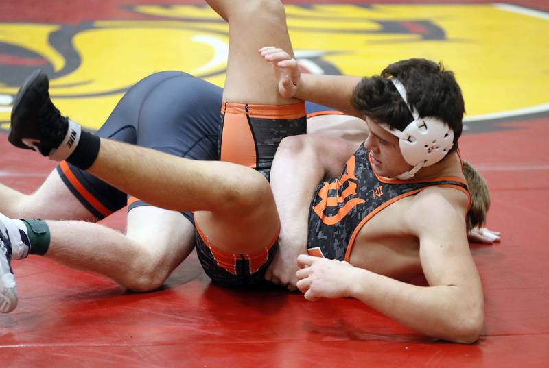 Caden Watson of Buffalo Grove wrestles Josh Hoffer of Washington at 195 pounds during the Batavia wrestling invite Saturday January 14, 2023 in Batavia.