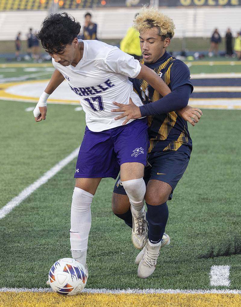 Sterling’s Anthony Rosas works against Rochelle’s Xzavier Cepeda Thursday, Sept. 4, 2025.