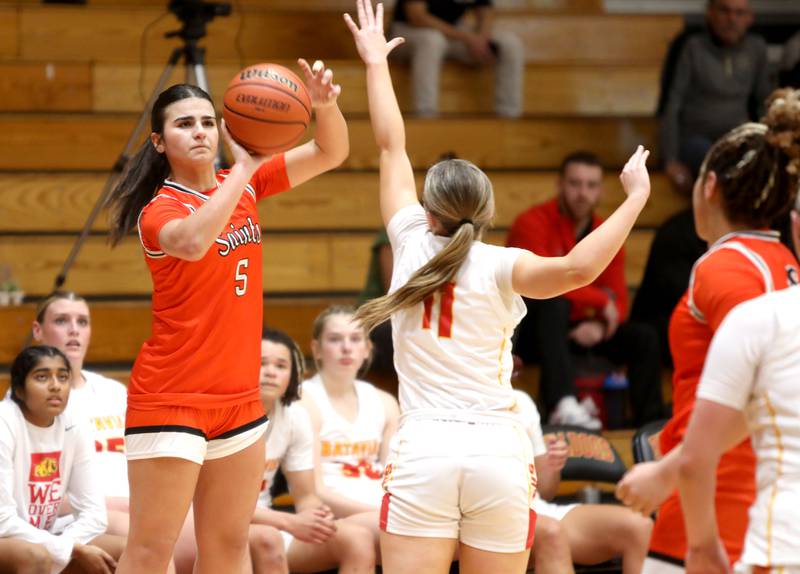 St. Charles East’s Lexi DiOrio shoots the ball during a game at Batavia on Thursday, Feb. 1, 2024.