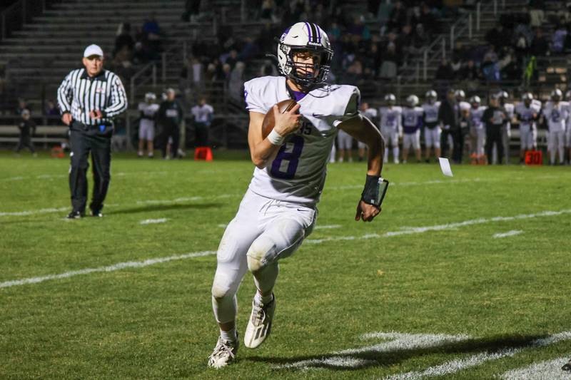 Owen Adams of El Paso-Gridley runs ball on Friday, November 1, 2024 at Seneca High School in Seneca.