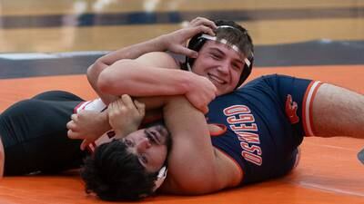 Wrestling: Yorkville routs Oswego in Southwest Prairie dual