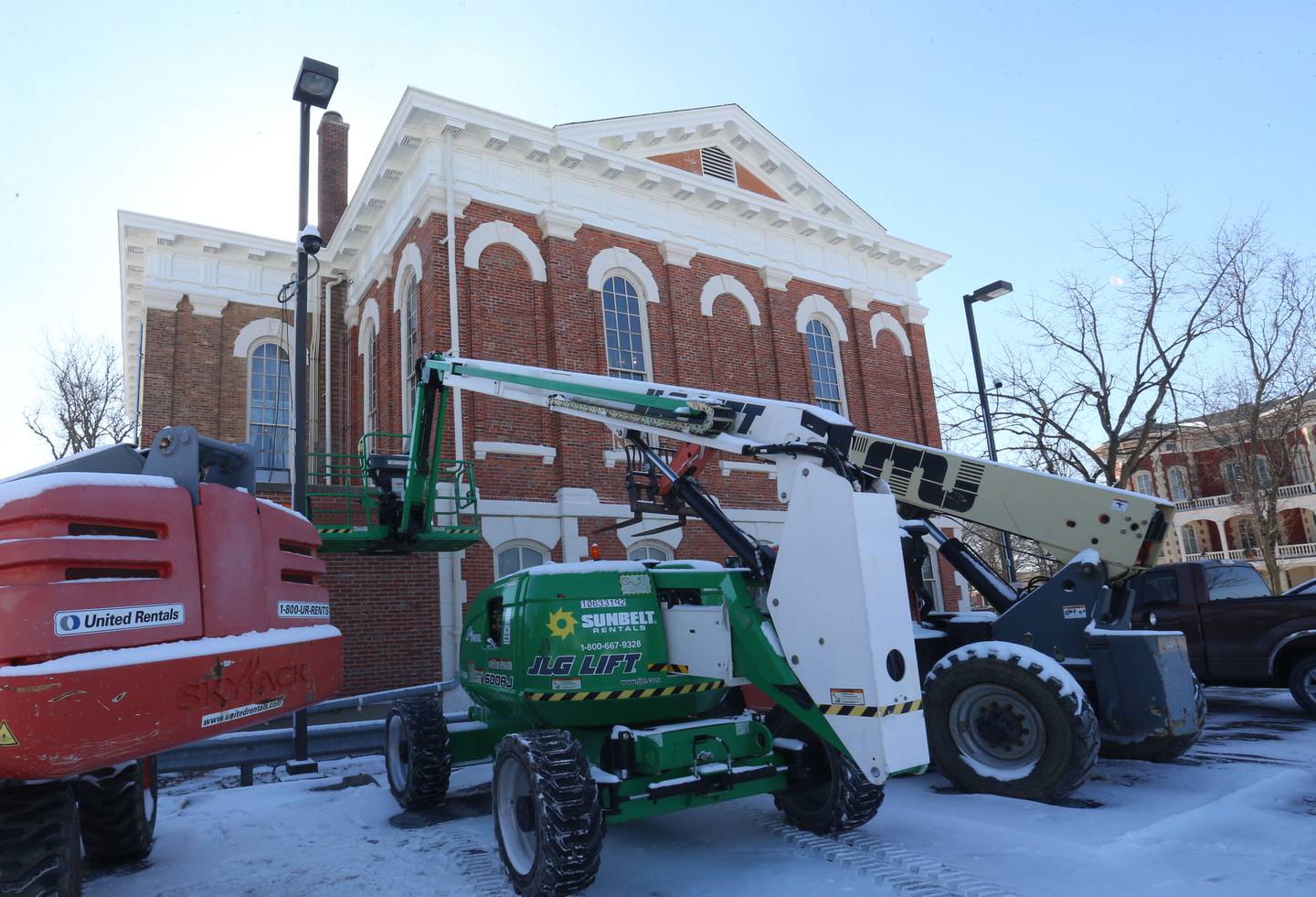 Equipment can be seen outside the Appellate Courthouse on Monday, Jan. 26, 2026 downtown Ottawa. The Appellate Courthouse is going through a renovation to make it more wheelchair accessible.