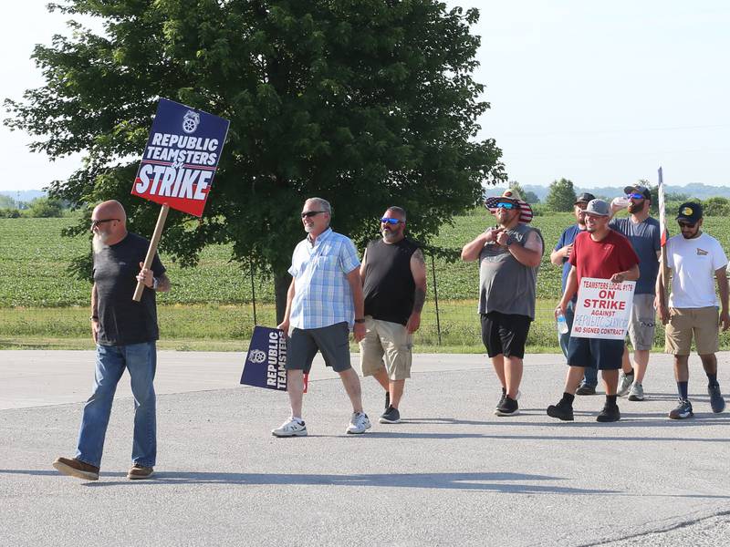 No deal yet: Teamsters strike at Republic in Ottawa keeps residents waiting