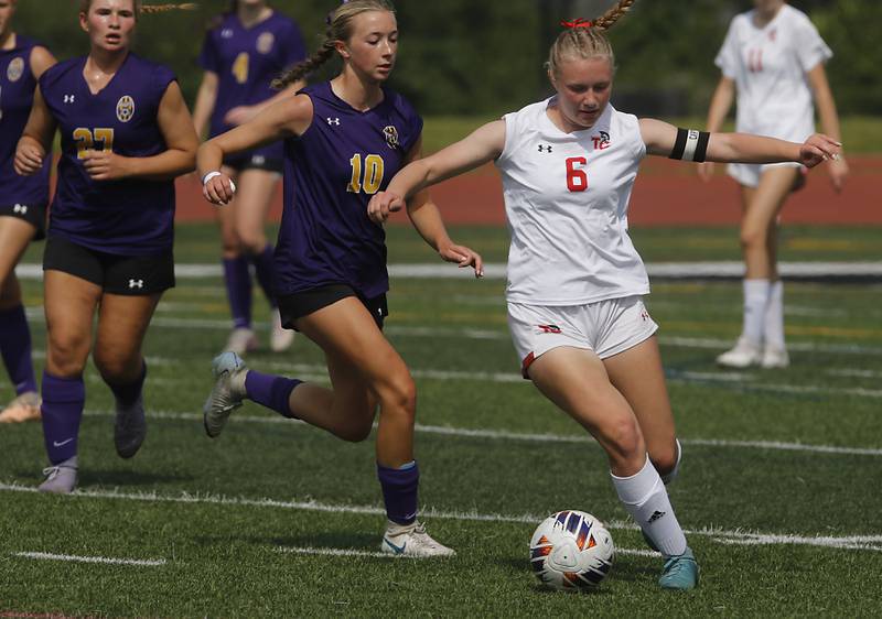 Timothy Christian's Mia Schilf (right) controls the ball in front of Williamsville's Ella Plumb in the IHSA Class 1A State Girls Soccer third-place match on Friday, June 6, 2025, at North Central College in Naperville.