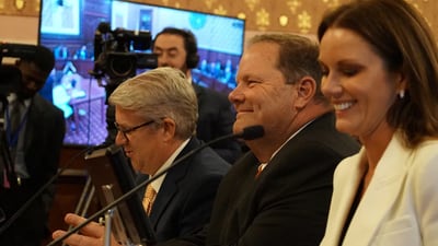 Senator tries last-ditch push to boost horse-racing industry in Illinois
