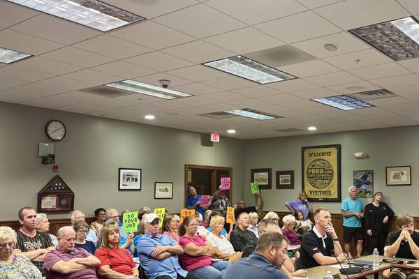 Pool plans sunk: Peru council votes against advancing pool plans