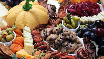 Illinois Extension offers Holiday charcuterie board classes