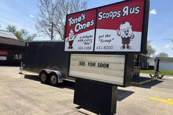 Ottawa ice cream shops open for season on Main Street