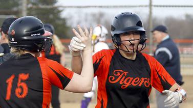 Oli Victorine, Crystal Lake Central look sharp in season-opening win