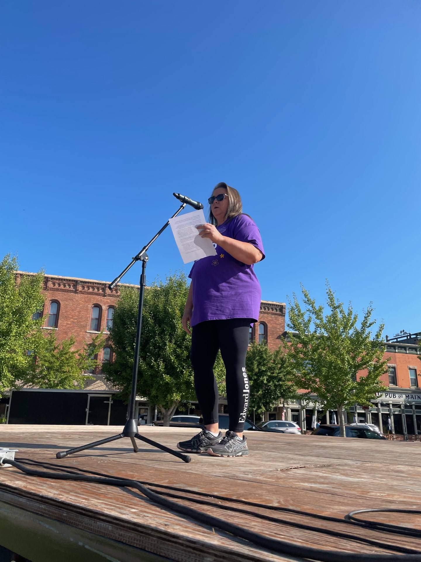 Susan Ellis of Ottawa describes her family's struggle with Alzheimer's disease ahead of the Walk to End Alzheimer's held Saturday, Sept. 9, 2023, starting from Ottawa's Jordan block.