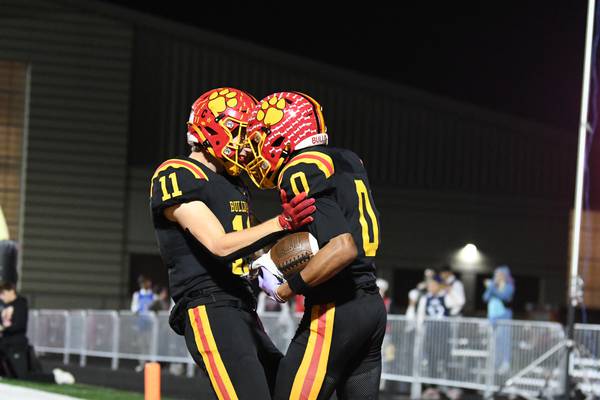 Batavia forces five turnovers, opens Class 7A playoffs with shutout over Hoffman Estates