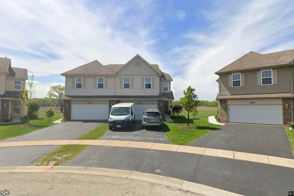 Single-family home sells in Romeoville for $352,500