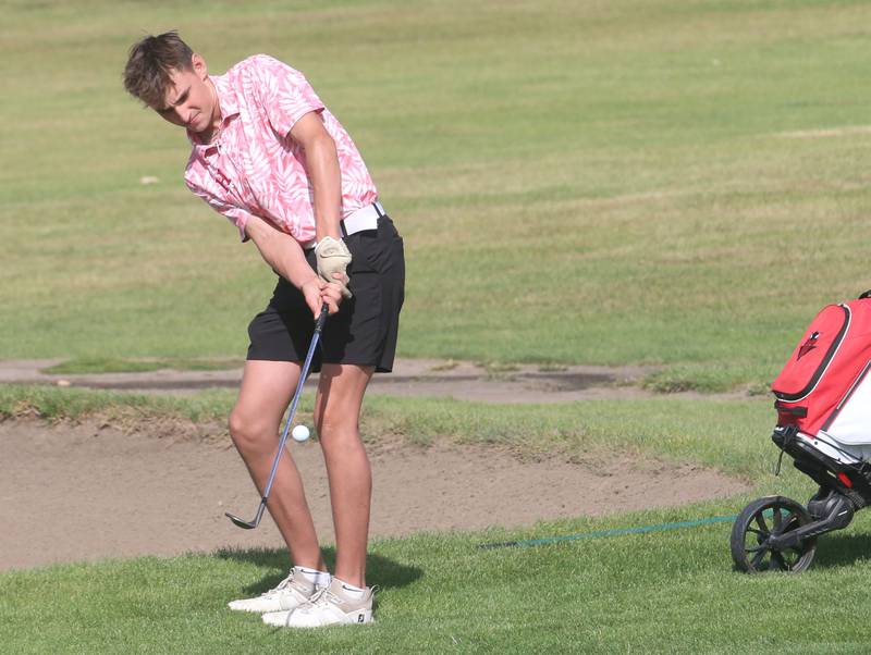 Hall's Jimmie Jablonski hits toward the 6th hole during the Class 1A Regionals on Wednesday, Oct. 1, 2025 at Deer Park Golf Club in Oglesby.