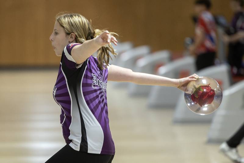Dixon’s Maddlyn Bird eyes the lane against Oregon Tuesday, Jan. 7, 2025, at Plum Hollow.
