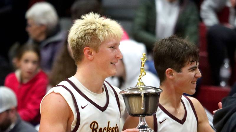 Luke Robinson, clutch free throws by Gardner bros lift Richmond-Burton to E.C. Nichols title