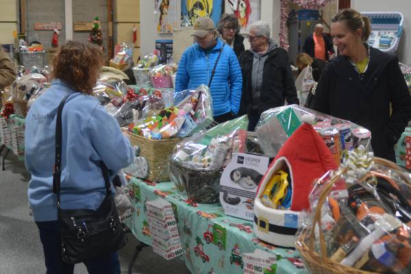 Geneva animal rescue’s 14th annual ‘Santa Paws’ fundraiser set for Dec. 6 and 7