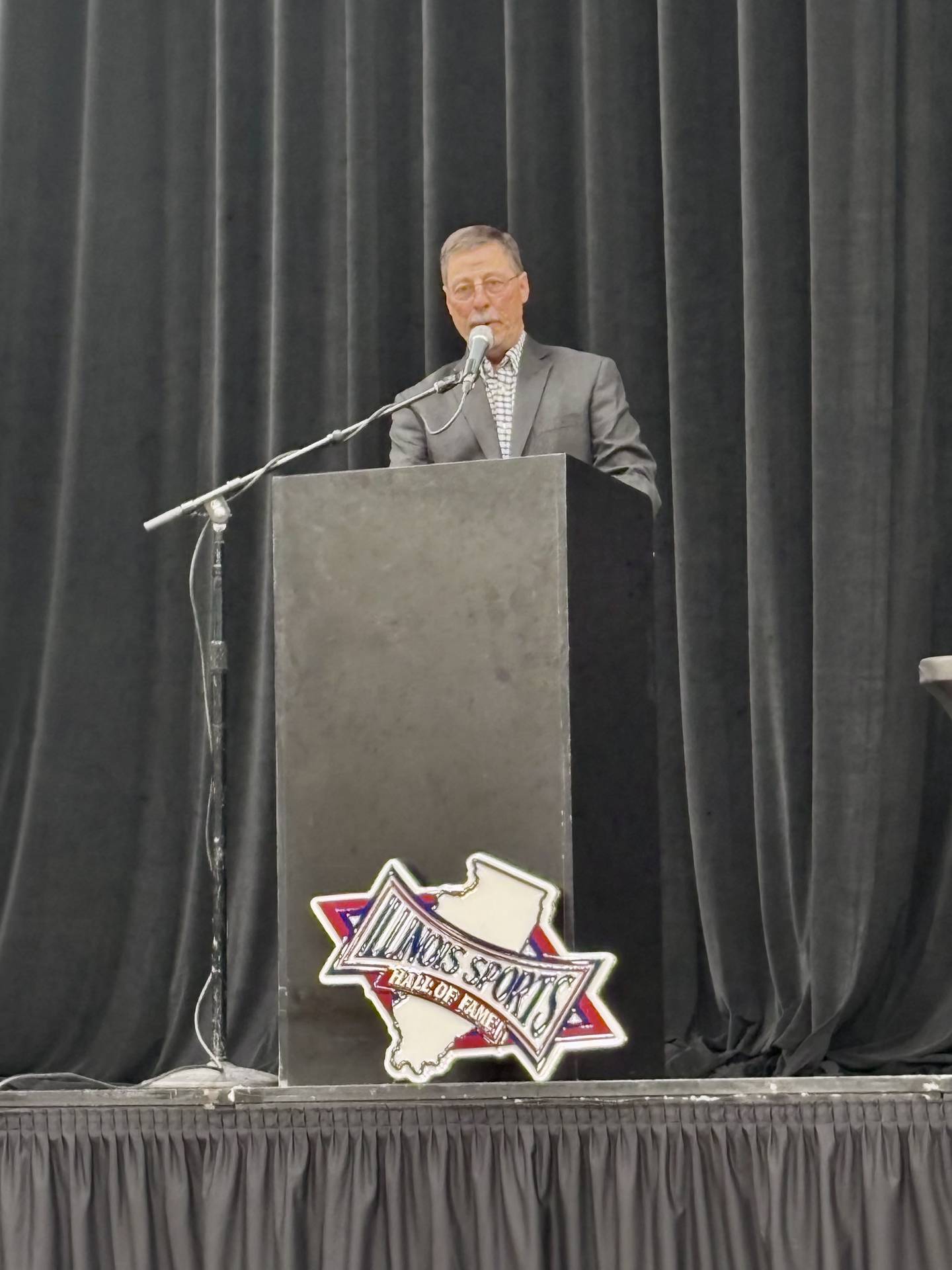 Fred LeSage speaks at the VIP party for the Illinois Sports Hall of Fame Friday, June 13, 2025 at the Bank of Springfield Convention Center in Springfield.
