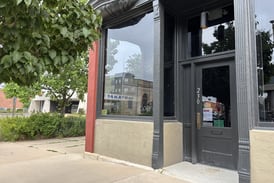 Misfits Bar opens in Ottawa over Fourth of July Weekend