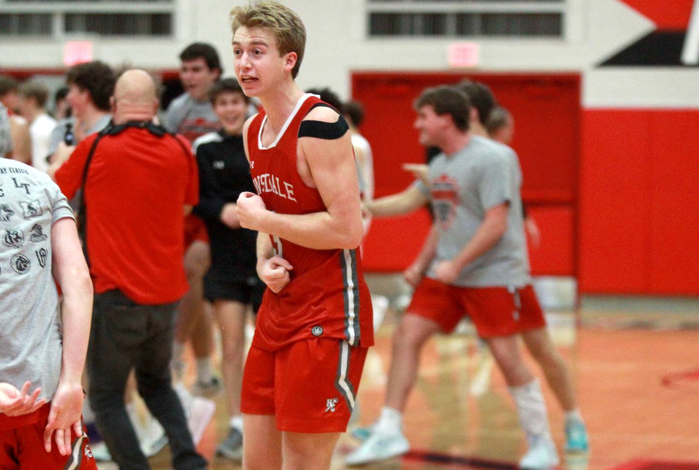 Hinsdale Central’s Dillon Dell celebrates their win over Brother Rice during the Hinsdale Holiday Classic championship game on Monday, Dec. 30, 2024 in Hinsdale.