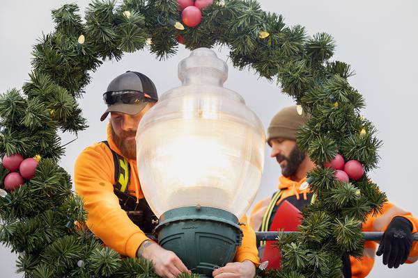 Shaw Local Radio Podcast: Talk-Line with Brandon Clark interviews Discover Dixon’s Jennifer Lang