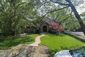 Single-family home in Orland Park sells for $630,000