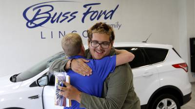 Teacher, community step up for McHenry teen who’s helping raise siblings after mom’s death