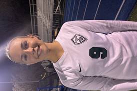 ‘Ugly’ goal lifts Glenbard West to 1-0 win over Wheaton North