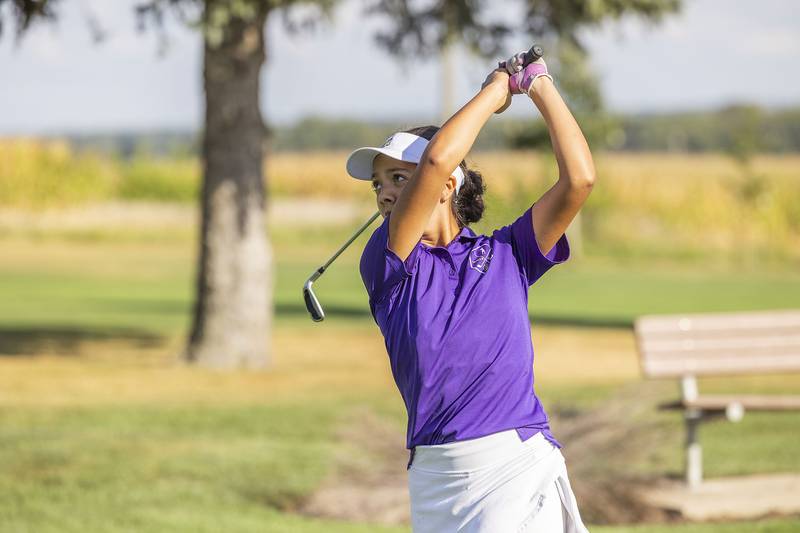 Mendota’s Kamilah Preciado tees on #2 at Emerald Hill Wednesday, Sept. 24, 2025.