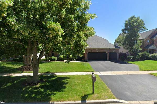 Single-family home sells in Naperville for $830,000