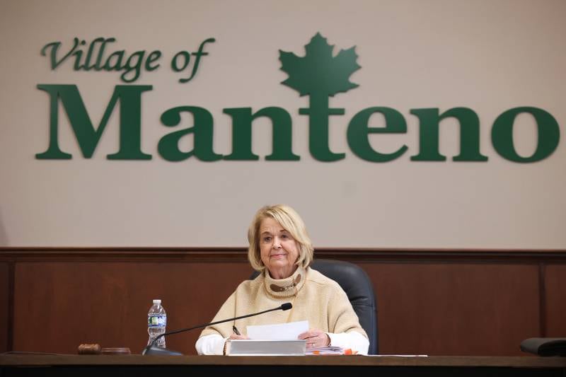 Manteno Mayor Annette LaMore calls the meeting back to order after being sworn in Monday, April 21, 2025, during the village board meeting at the Leo Hassett Community Center.