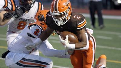 Nasir McKenzie helps Hersey past Wheaton Warrenville South, into Class 7A second round