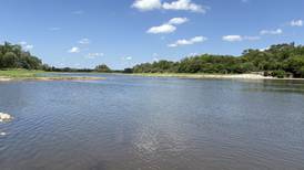 Divers halt missing-person search of Fox River in Carpentersville