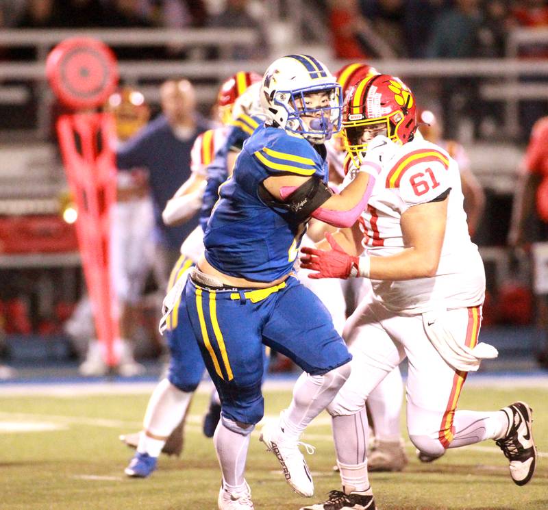 Wheaton North’s Dylan Jung (left) defends against Batavia’s Bradyn Martinson during a game on Friday, Sept. 27, 2024 at Wheaton North.