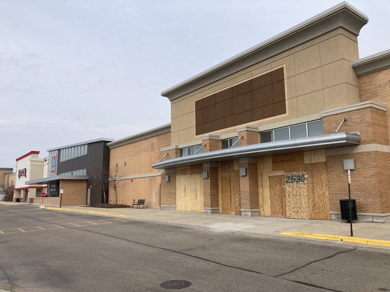 Homegoods, a Massachusetts-based home furnishing store, is headed to DeKalb's Northland Plaza along Sycamore Road, DeKalb City Planner Dan Olson confirmed. The HomeGoods will go between grocer Aldi and discount clothing store Ross Dress for Less.