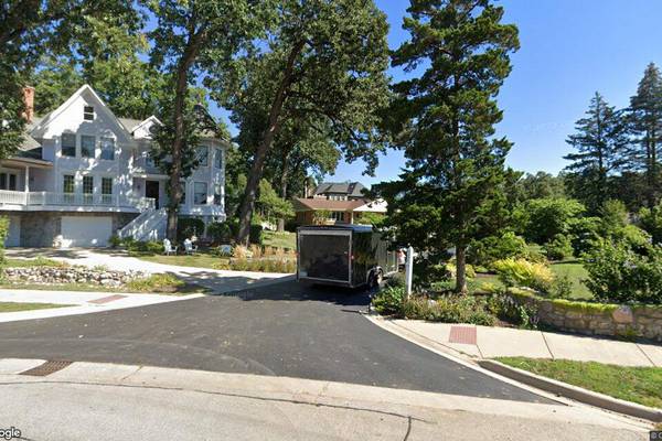 Single-family home in Glen Ellyn sells for $654,000