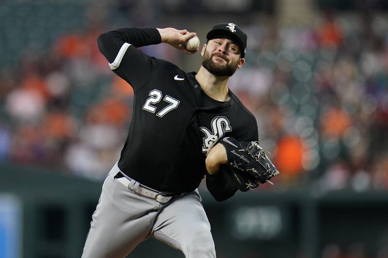 Chicago White Sox starting pitcher Lucas Giolito throws a pitch to the Baltimore Orioles during the second inning of a baseball game, Wednesday, Aug. 24, 2022, in Baltimore. (AP Photo/Julio Cortez)