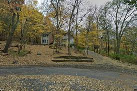 Sale closed in Algonquin: $800,000 for a residential home